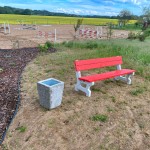Nový mobiliář u hřiště v obci Němčičky_1
